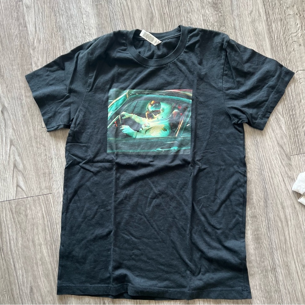 Astronaut driving a Porsche Graphic T-Shirt